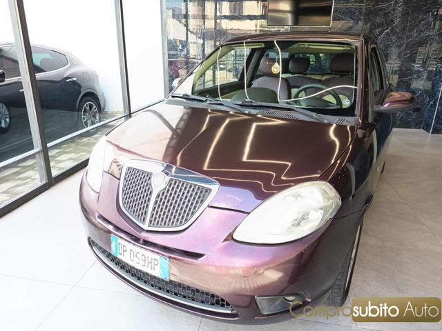 Lancia Ypsilon 1.2 Platino - foto 2 di 4