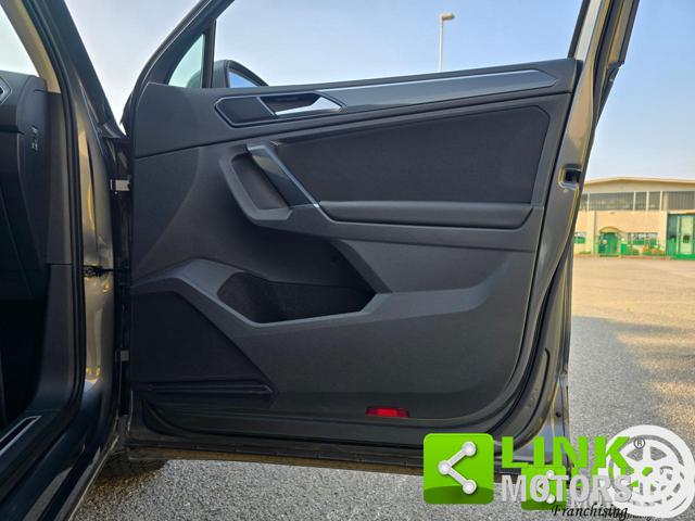 Volkswagen Tiguan 2.0 tdi Executive 4motion 150cv DSG usato a CAVA MANARA