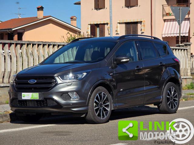 Ford Kuga 2.0 TDCI 150 CV S&S 4WD Powershift ST-Line usato a CAVA MANARA
