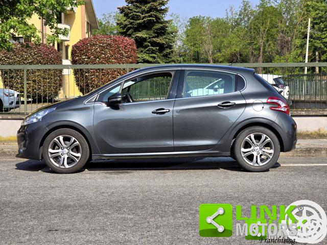 Peugeot 208 Allure 82 cv - foto 2 di 4