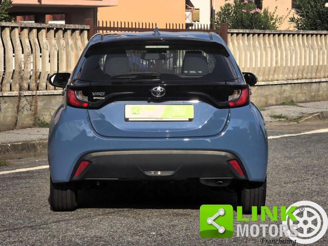 Toyota Yaris 1.0 5 porte Active - foto 2 di 4