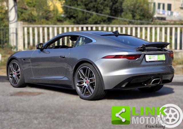 Jaguar F-Type 2.0 rwd R-Dynamic 300cv - foto 3 di 4