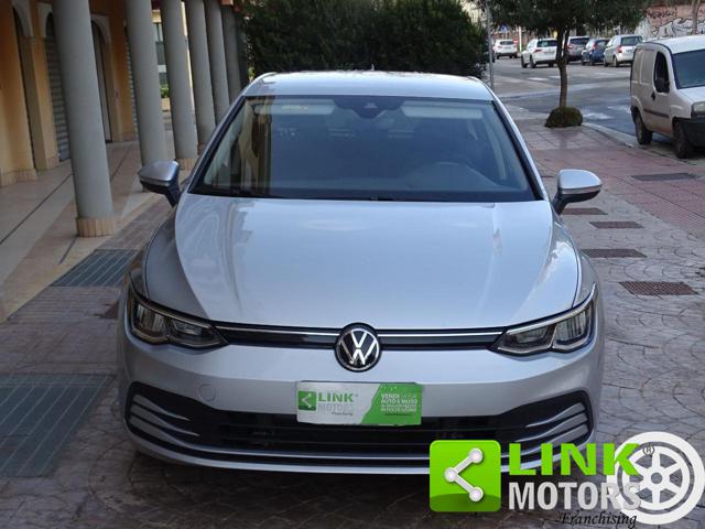 Volkswagen Golf 8 1.0 HYBRID 115 CV - foto 2 di 4