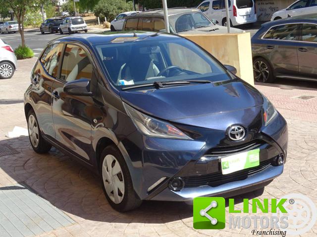 Toyota Aygo 1.0 5 PORTE 70 CV - foto 3 di 4