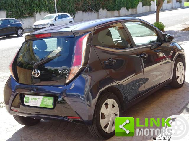 Toyota Aygo 1.0 5 PORTE 70 CV - foto 4 di 4