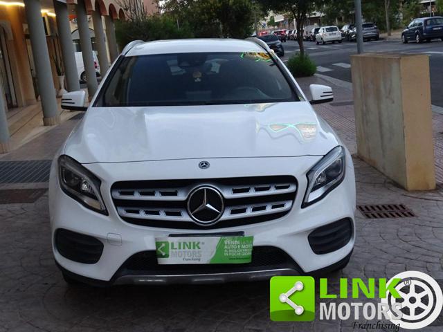 Mercedes-Benz GLA 220 D. 170 CV PREMIUM - foto 2 di 4