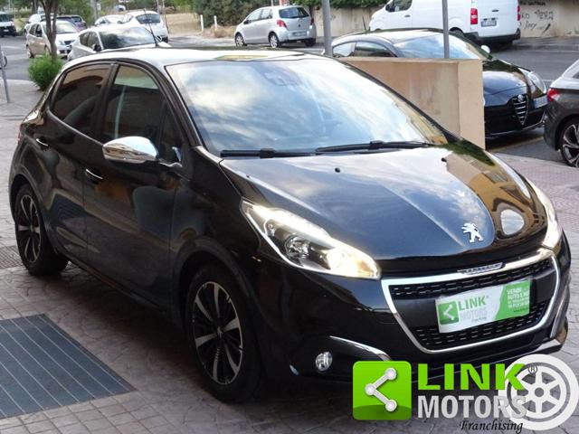 Peugeot 208 5 PORTE 1.5 HDI 102 CV - foto 3 di 4
