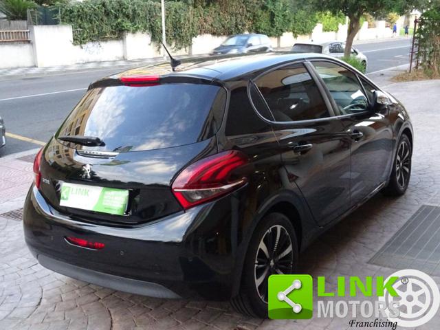 Peugeot 208 5 PORTE 1.5 HDI 102 CV - foto 4 di 4