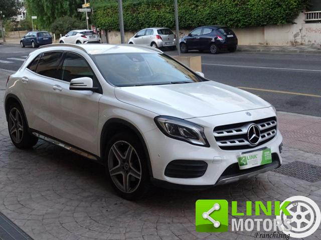 Mercedes-Benz GLA 220 D. 170 CV PREMIUM - foto 3 di 4