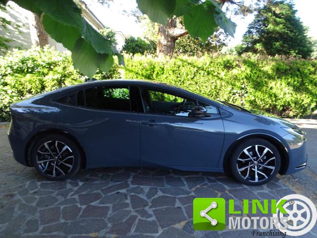 Toyota Prius 2.0 Plug-in Hybrid 151cv Lounge - foto 3 di 4