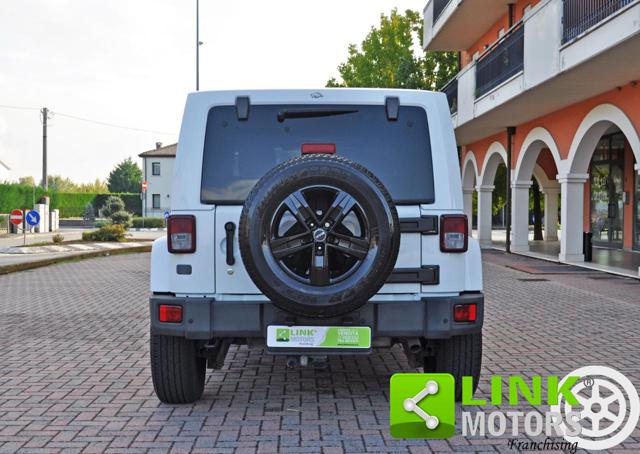 Jeep Wrangler Unlimited 2.8 CRD DPF Sahara Auto - foto 4 di 4