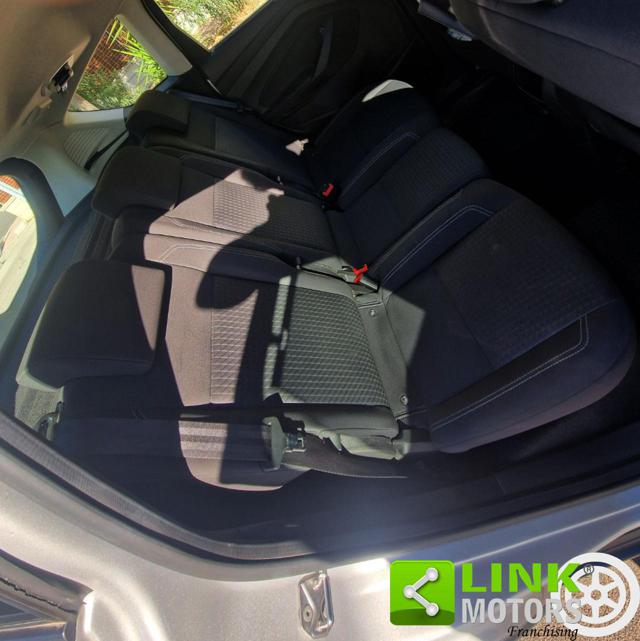 Ford C-Max 1.5 TDCi 120CV Titanium, del 2017, 136.399 km, in vendita a Foggia (FG)