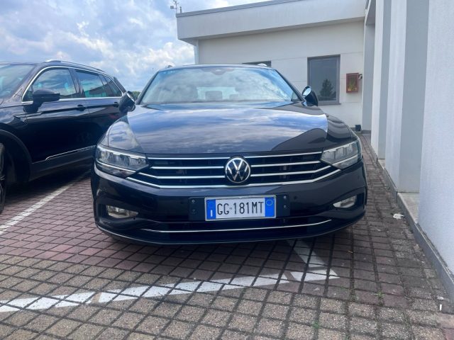 Volkswagen Passat Variant 2.0 TDI SCR EVO DSG Executive usato a SAN GIORGIO PIACENTINO