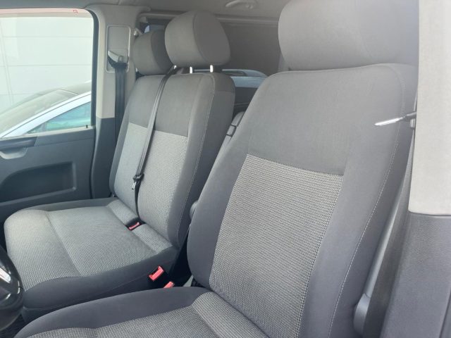 Volkswagen Caravelle 2.0 BiTDI 180CV DSG 4 Motion PC Comfortline usato a SAN GIORGIO PIACENTINO
