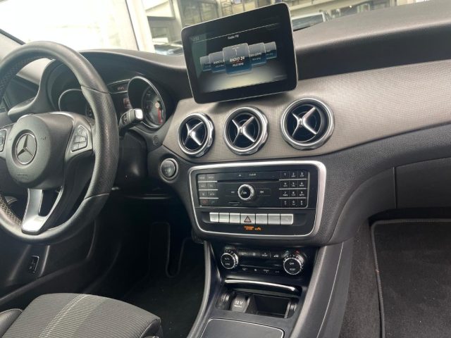 Mercedes-Benz GLA 200 d Automatic 4Matic Sport, del 2018, 173.000 km, in vendita a San Giorgio Piacentino (PC)