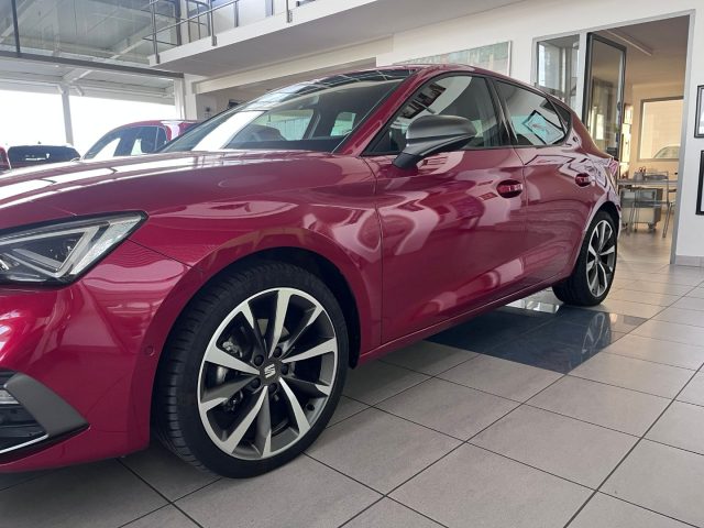 SEAT Leon 1.5 eTSI 150 CV DSG Business - foto 2 di 4