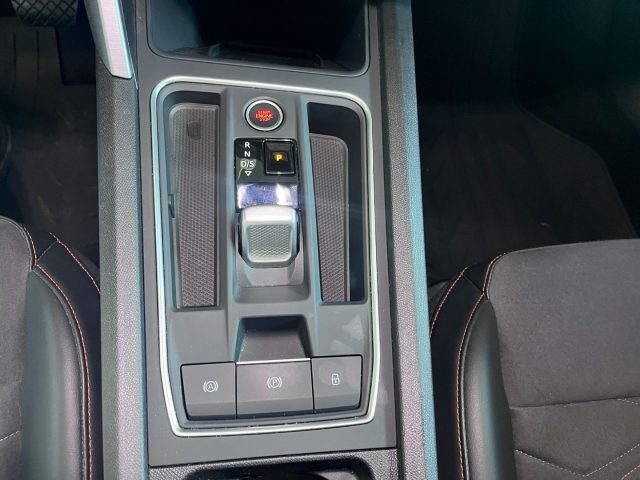 SEAT Leon 1.5 eTSI 150 CV DSG Business, del 2023, 42.700 km, in vendita a San Giorgio Piacentino (PC)
