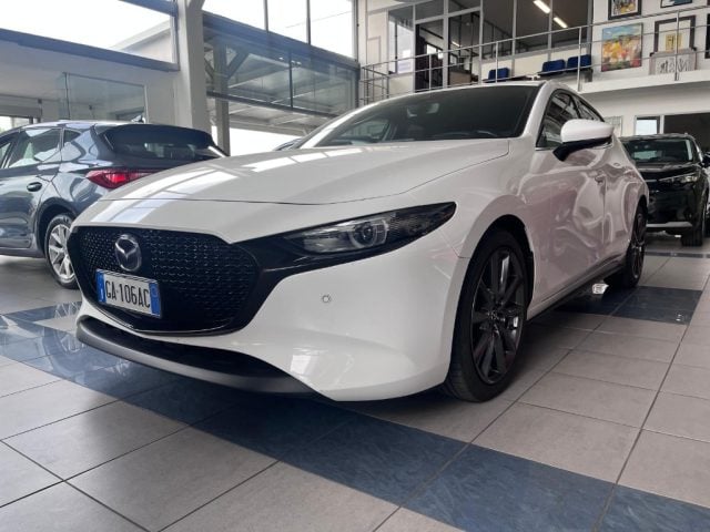 Mazda 3 2.0L Skyactiv-G M-Hybrid Executive - foto 2 di 4