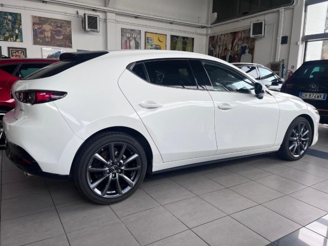 Mazda 3 2.0L Skyactiv-G M-Hybrid Executive - foto 3 di 4