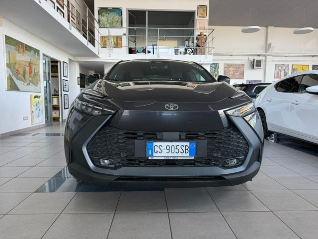 Toyota C-HR 2.0 Hybrid E-CVT Lounge, del 2024, 12.200 km, in vendita a San Giorgio Piacentino (PC)