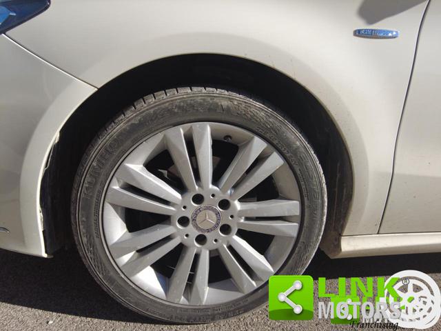 Mercedes-Benz B 200 blu efficiency - foto 3 di 4