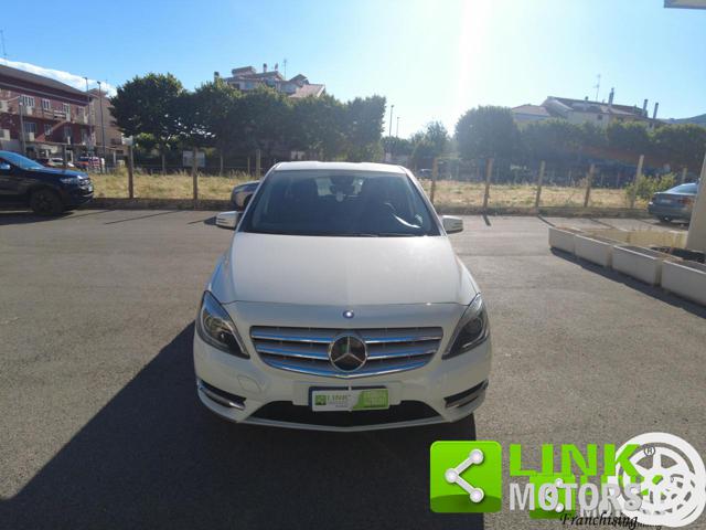 Mercedes-Benz B 200 blu efficiency - foto 2 di 4