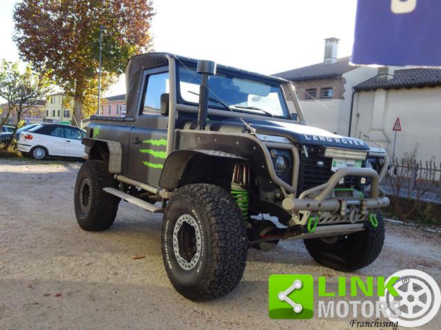 Land Rover Defender 90 Td5 usato a VOLPAGO DEL MONTELLO