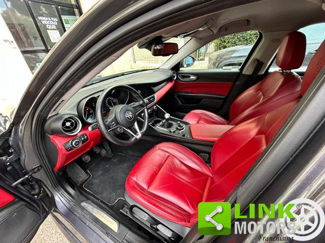 Alfa Romeo Giulia 2.2 180CV - Super - UNICOPROPRIETARIO - foto 2 di 4