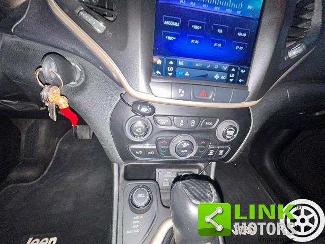 Jeep Cherokee LONGITUDE4X4 - foto 2 di 4