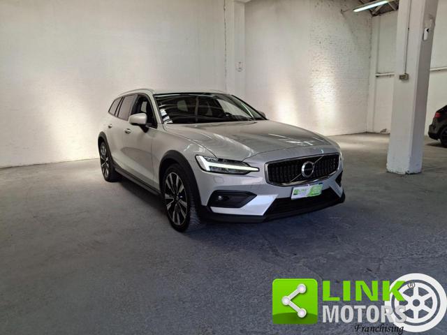 Volvo V60 Cross Country D4 AWD Geartronic Business Plus GARANZIA - foto 3 di 4