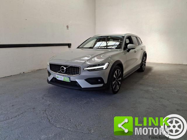 Volvo V60 Cross Country D4 AWD Geartronic Business Plus GARANZIA usato a SEREGNO