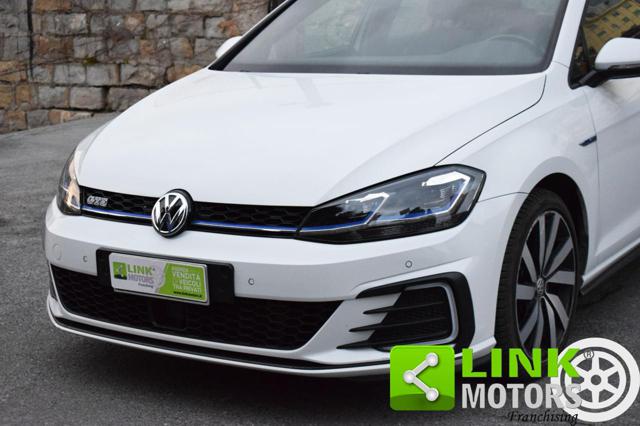 Volkswagen Golf GTE - foto 2 di 4