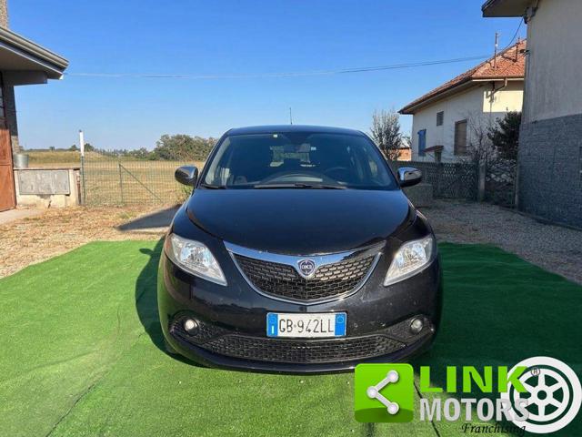 Lancia Ypsilon ECO CHIC GOLD - foto 2 di 4