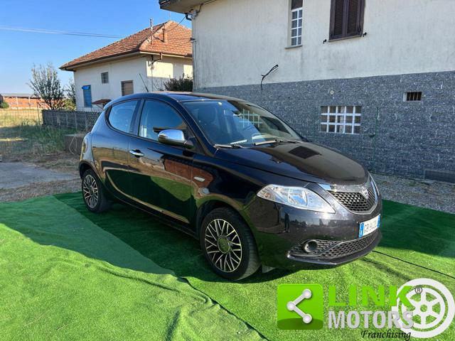 Lancia Ypsilon ECO CHIC GOLD - foto 3 di 4