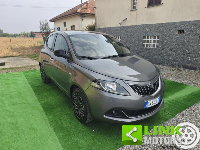 Lancia Ypsilon ECO CHIC GOLD - foto 3 di 4