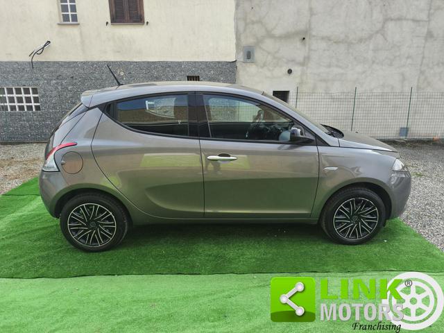 Lancia Ypsilon ECO CHIC GOLD - foto 4 di 4