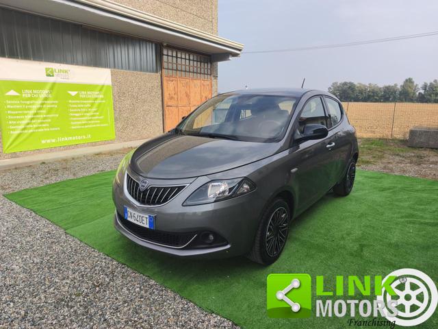 Lancia Ypsilon ECO CHIC GOLD, del 2023, 52.400 km, in vendita a Vercelli (VC)
