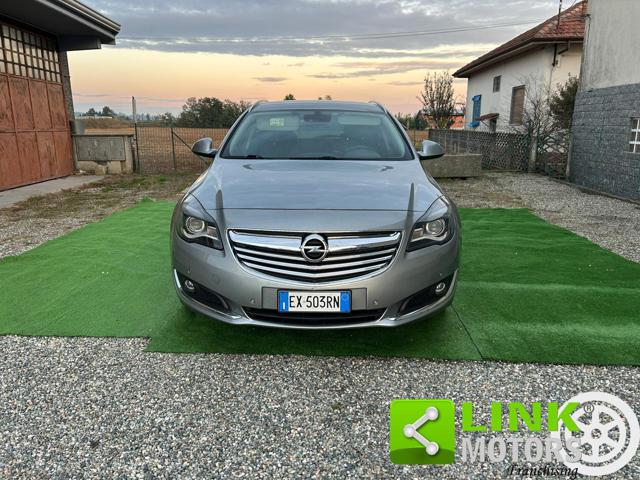 Opel Insignia SPORTS TOURER SW - foto 2 di 4
