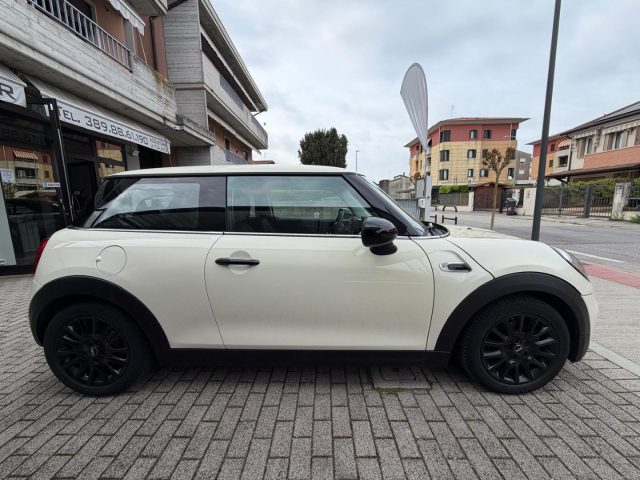 MINI One 1.5 One 75 CV - foto 4 di 4