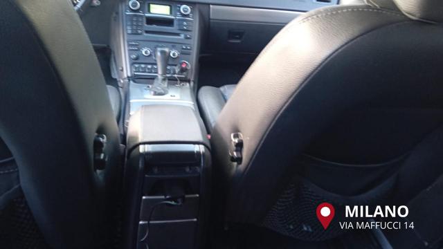 Volvo XC90 D5 AWD Geartronic Executive 7 posti/gancio traino, del 2011, 259.000 km, in vendita a Milano (MI)