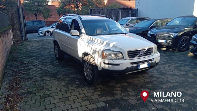 Volvo XC90 D5 AWD Geartronic Executive 7 posti/gancio traino, del 2011, 259.000 km, in vendita a Milano (MI)