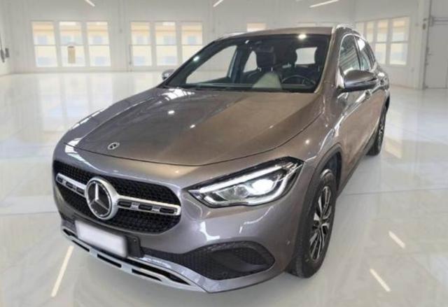 Mercedes-Benz GLA 250 e hybrid EQ Business Extra usato a TREBASELEGHE