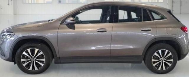 Mercedes-Benz GLA 250 e hybrid EQ Business Extra - foto 3 di 4