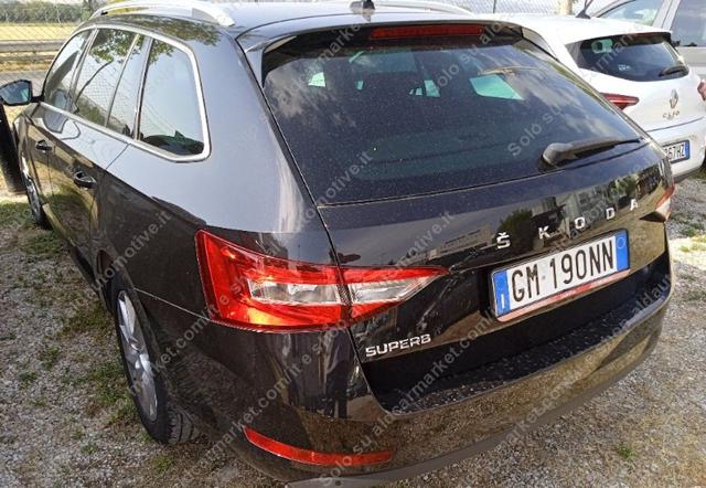 Skoda Superb 2.0 TDI EVO 150 CV SCR DSG Wagon Style - foto 3 di 4