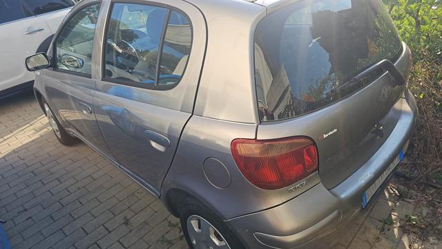Toyota Yaris 1.0i 16V cat 5 porte - foto 4 di 4