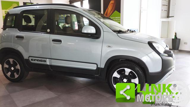 Fiat Panda Cross 1.0 Firefly hybrid mhev - foto 3 di 4