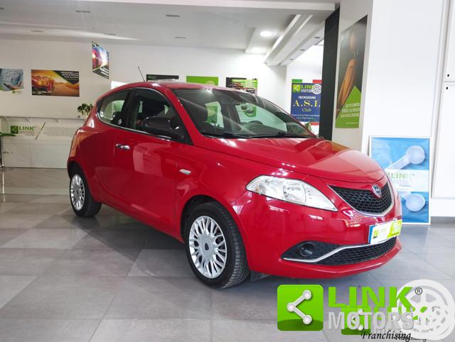 Lancia Ypsilon ECOCHIC GOLD - foto 3 di 4