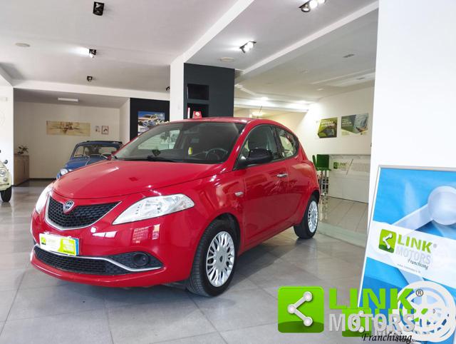 Lancia Ypsilon ECOCHIC GOLD usato a AMANTEA