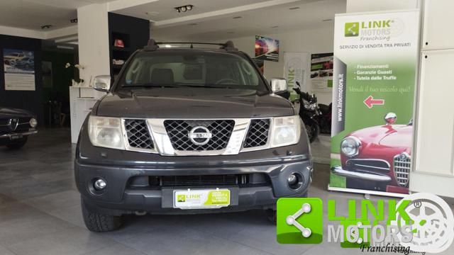 Nissan Navara DOUBLE CAR 2.5 DCI LE 4X4 AUTOMATICO - foto 2 di 4