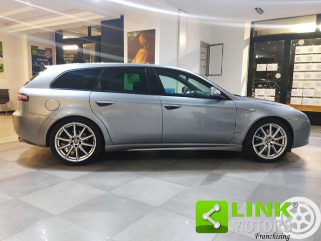 Alfa Romeo 159 3.2 JTS V6 260 CV Q2 Sportwagon TI - foto 4 di 4